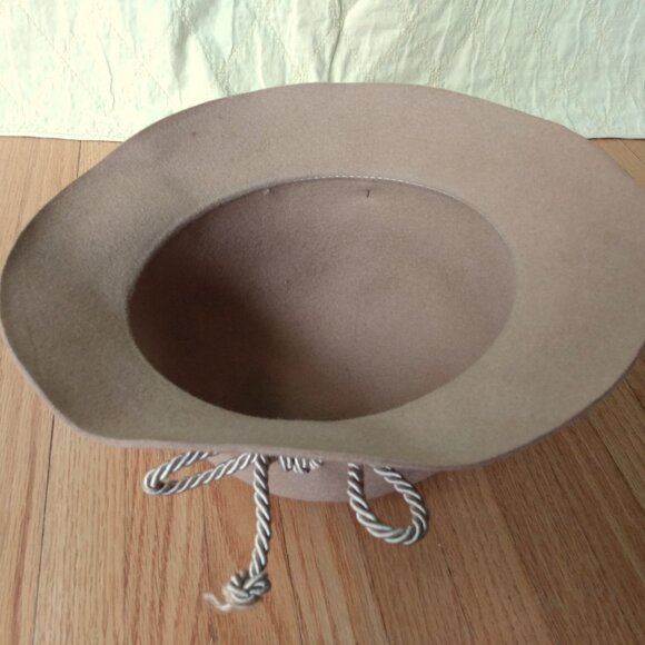 Light Brown Felt Hat with Feather Brooch Pin and Silky Cable Rope Bow - Picture 11 of 11